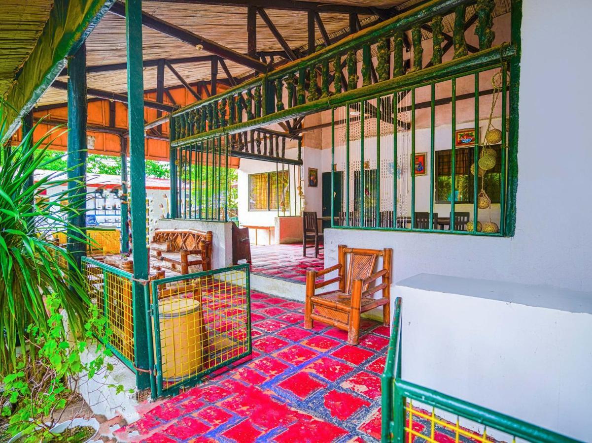 Oyo 875 Madhavi Beach Resort Balibago Exterior photo