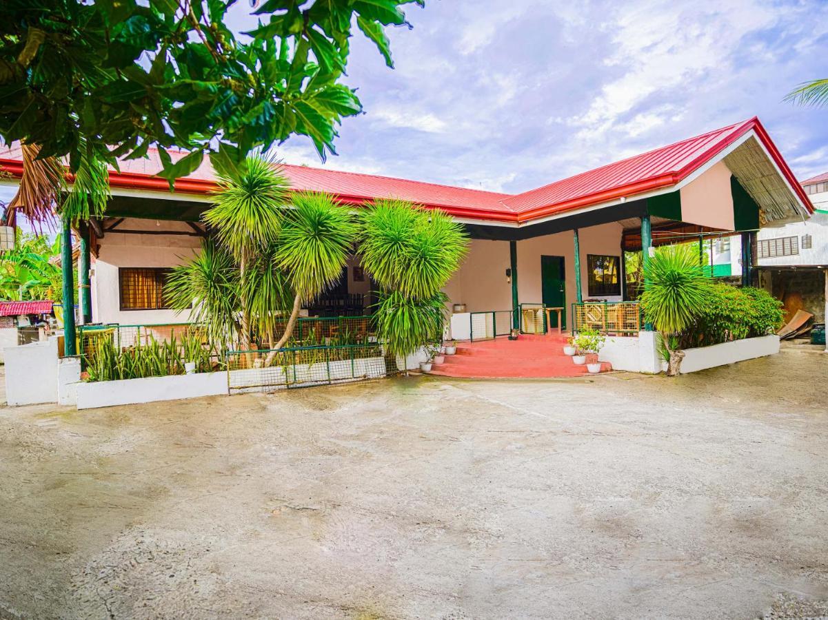 Oyo 875 Madhavi Beach Resort Balibago Exterior photo