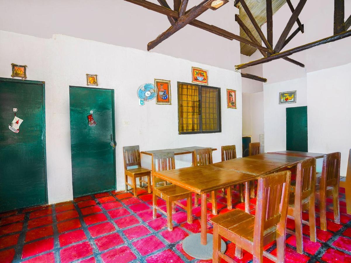Oyo 875 Madhavi Beach Resort Balibago Exterior photo