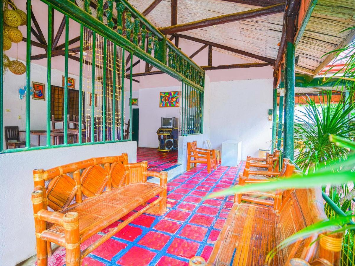 Oyo 875 Madhavi Beach Resort Balibago Exterior photo
