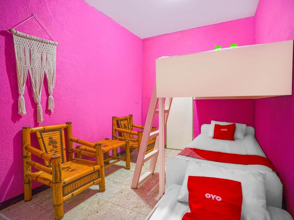 Oyo 875 Madhavi Beach Resort Balibago Exterior photo