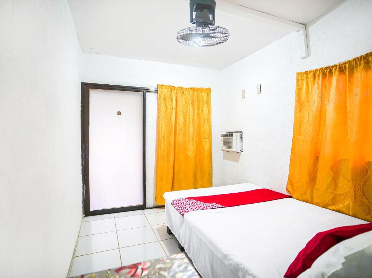 Oyo 875 Madhavi Beach Resort Balibago Exterior photo